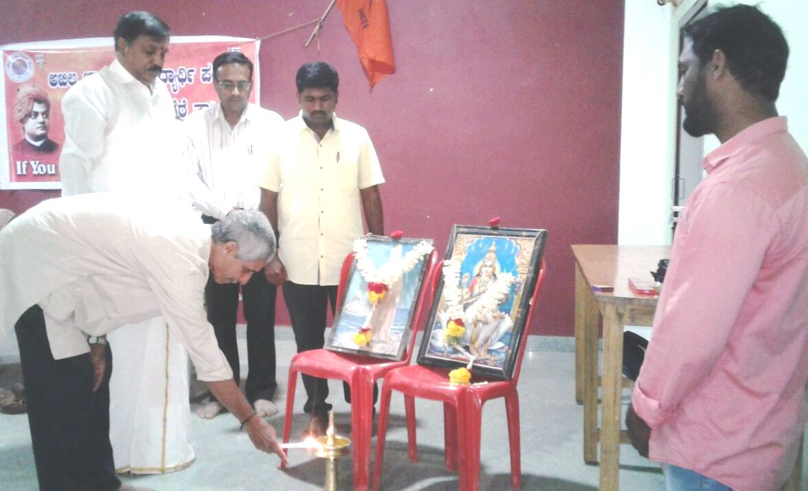 ಸ್ವಾಮಿ ವಿವೇಕಾನಂದರ ಬದುಕು ಯುವಕರನ್ನು ಸದೃಢರನ್ನಾಗಿಸುತ್ತದೆ: ರಾಮಕೃಷ್ಣ ಕಾರಂತ